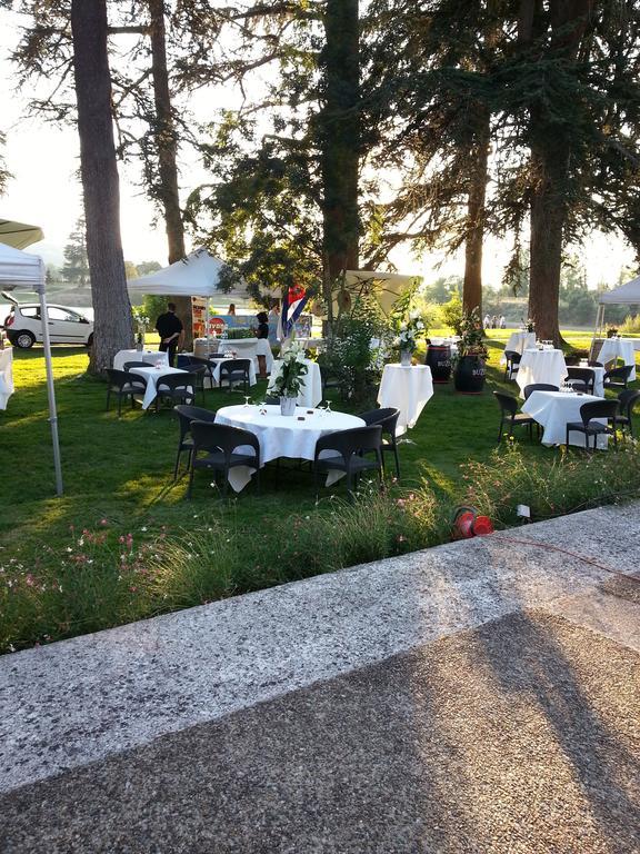 Camping Parc Du Chateau D'Allot Hotel Boé Exterior foto