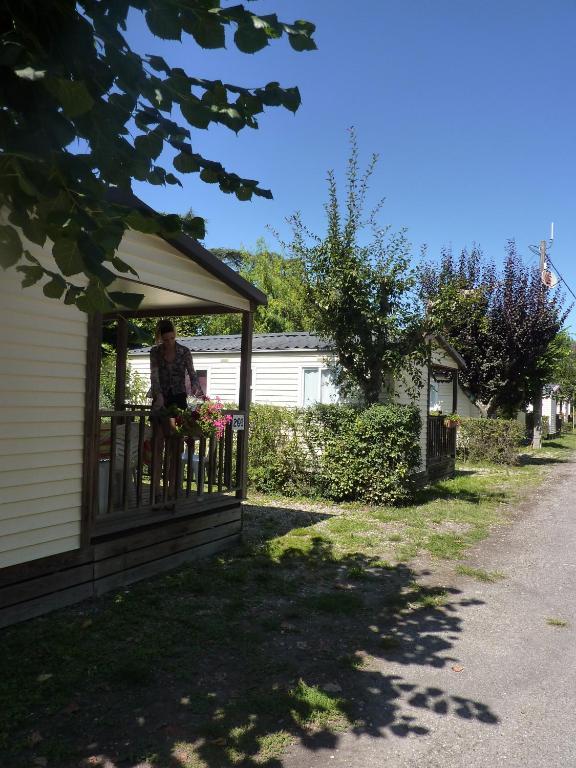 Camping Parc Du Chateau D'Allot Hotel Boé Exterior foto