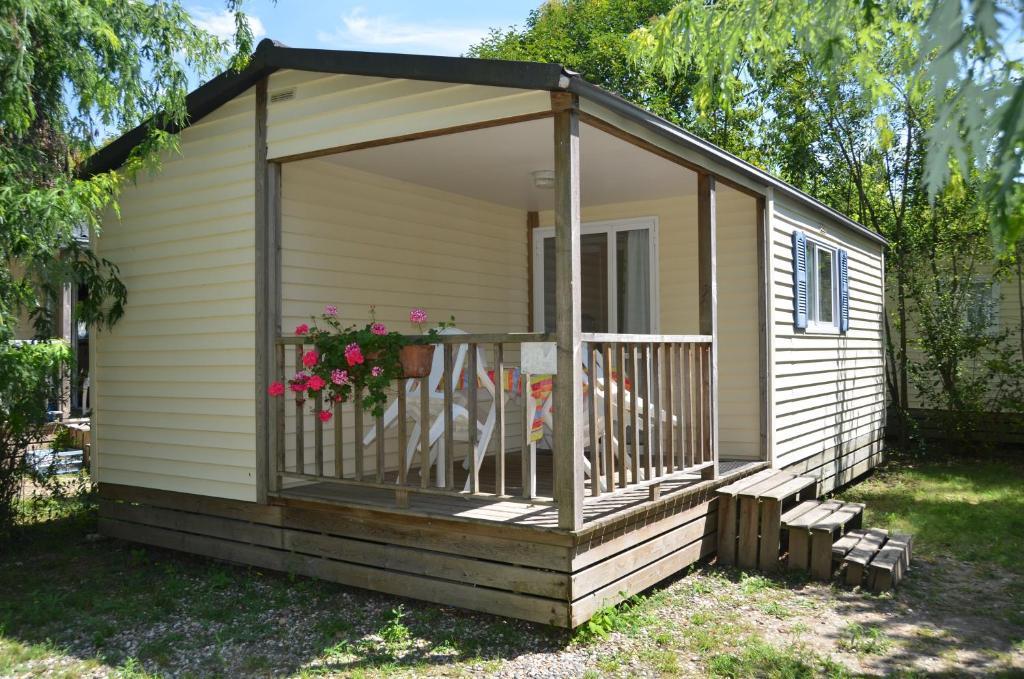 Camping Parc Du Chateau D'Allot Hotel Boé Exterior foto